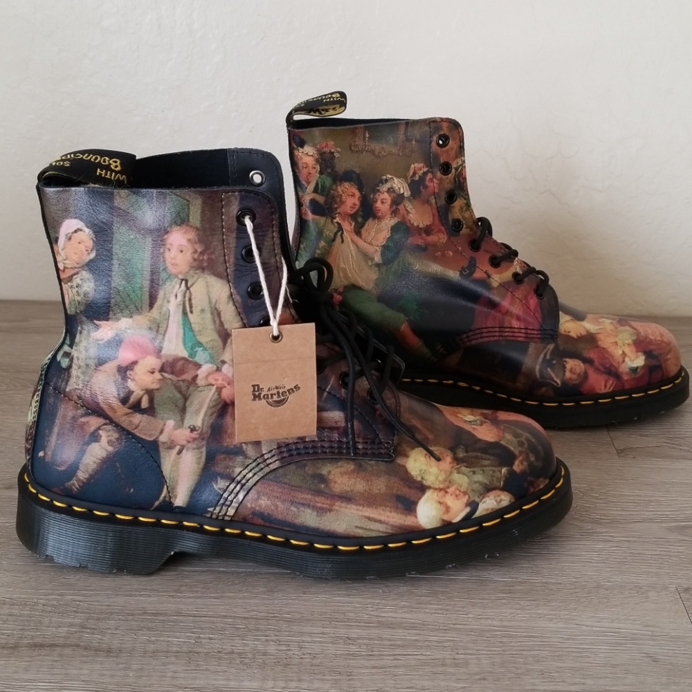 NEW Dr Martens Pascal Renaissance Boots